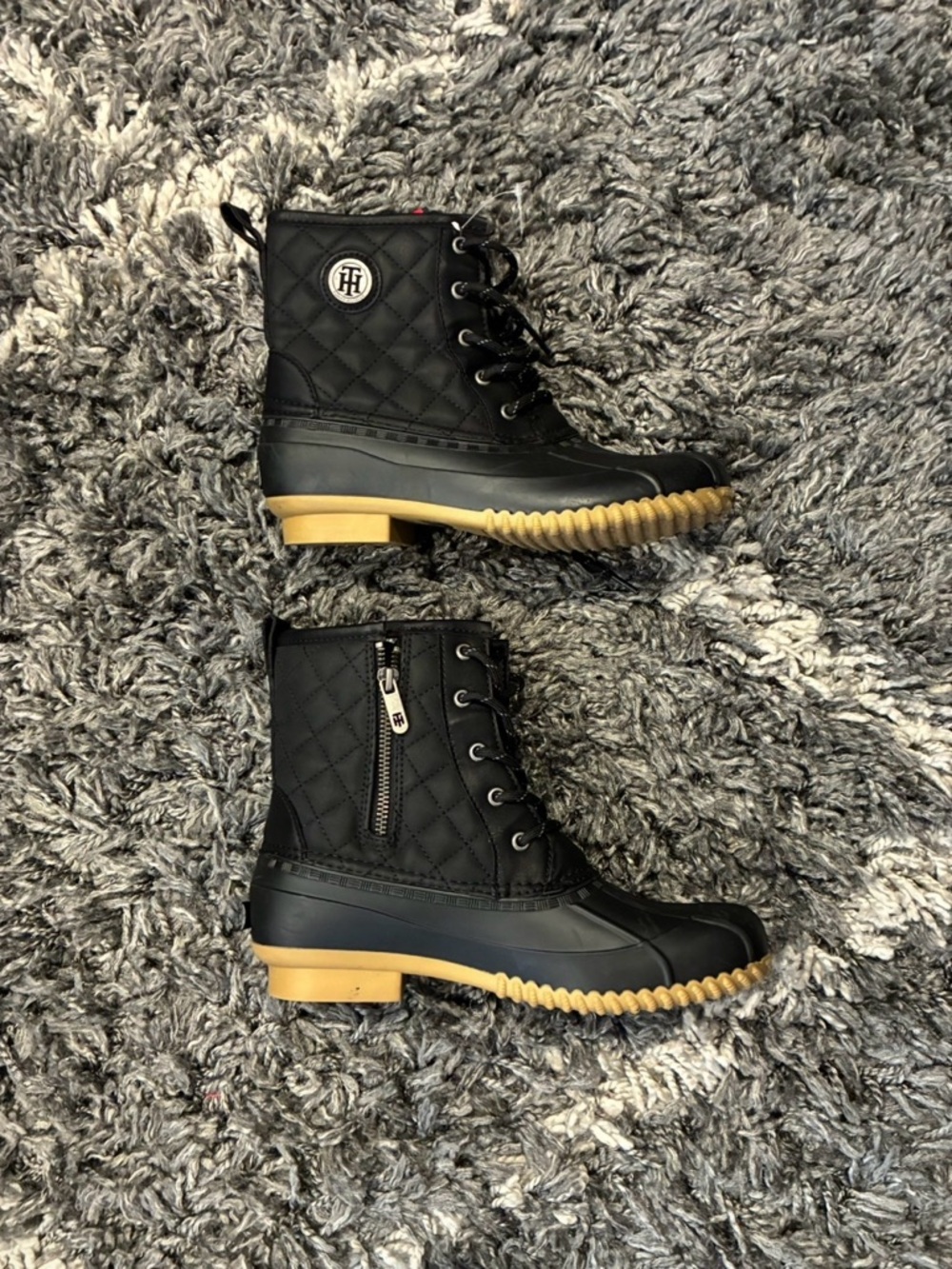 NWOT Tommy Hilfiger Women's Black Quilted Duck Boots Size 8